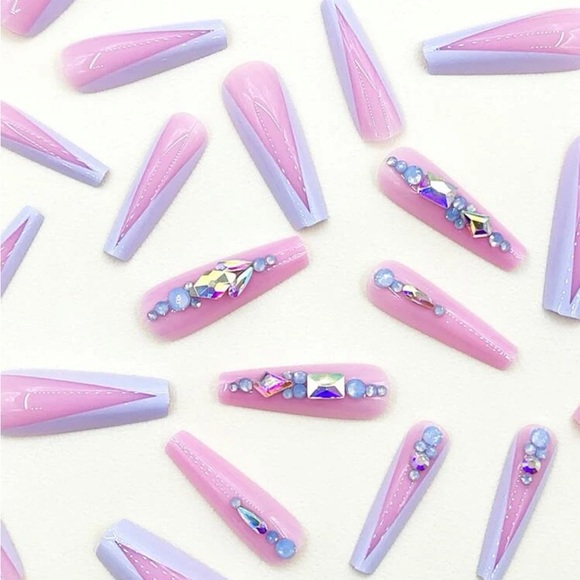 Press on nails - Picture 2 of 2